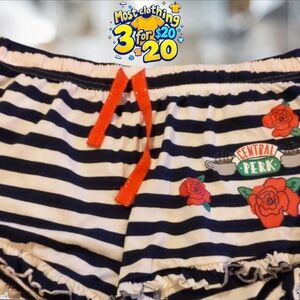 Love to lounge Friends the TV series shorts